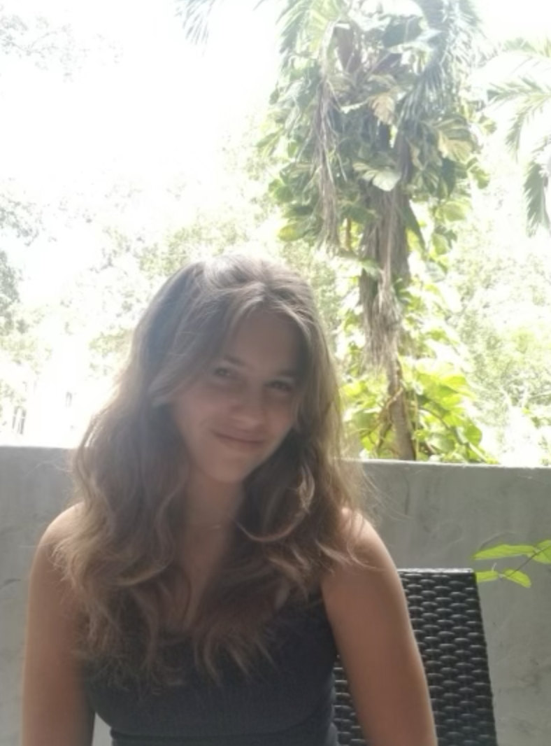 My name is Anna Martinon. I am from Key Biscayne and I've lived here for three years. I love sports and movies. I go to Carrollton of the Sacred Heart, I am in grade 11 and excited to join the team.
